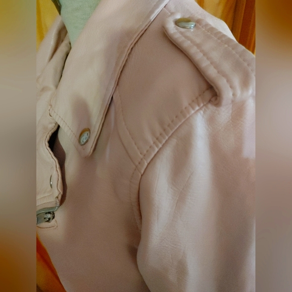 PINK pleather biker style jacket with zippers straps buttons faux leather + belt - Picture 5 of 5